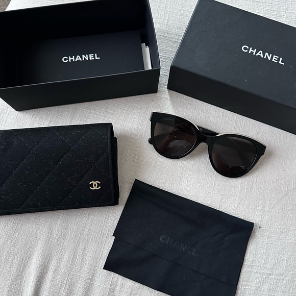 Authentic Chanel cat eye sunglasses with original box and case - Picture 1 of 8